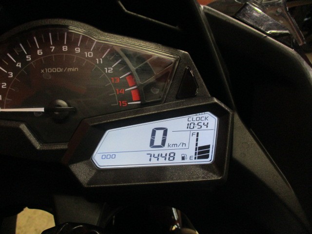 走行も７４４８ｋｍの低走行車！！高価な分離型ＥＴＣも装備でこの価格は正に他店追従不可能価格！！